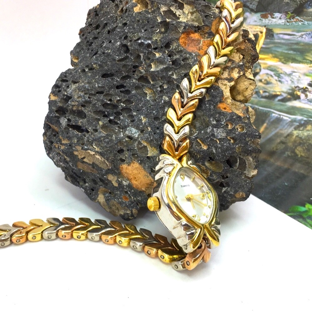 Lovely Rose gold silver tone bracelet ladies watch